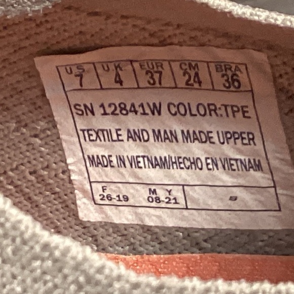 Skechers Women’s Size 7  Memory Foam Air-Cooled  Wide Width Shoes Tan - Picture 2 of 7